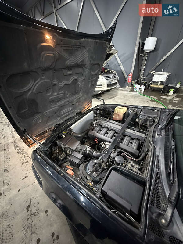 Седан BMW 5 Series 1992 в Киеве