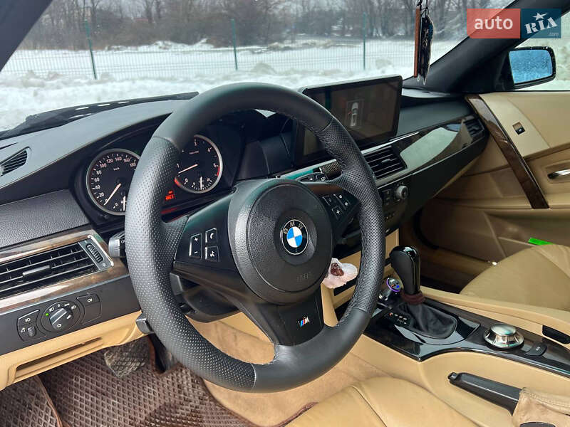 Седан BMW 5 Series 2004 в Нетешине