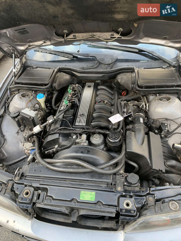 Седан BMW 5 Series 1997 в Киеве