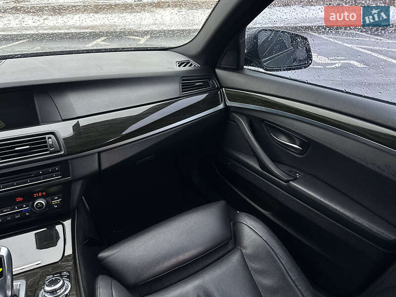 Седан BMW 5 Series 2012 в Ровно