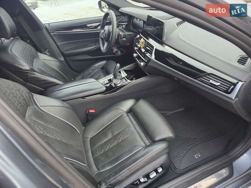 Седан BMW 5 Series 2017 в Хмельницком