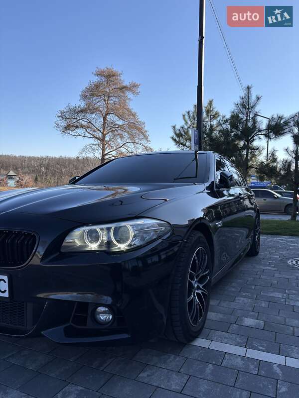 Седан BMW 5 Series 2014 в Ужгороде
