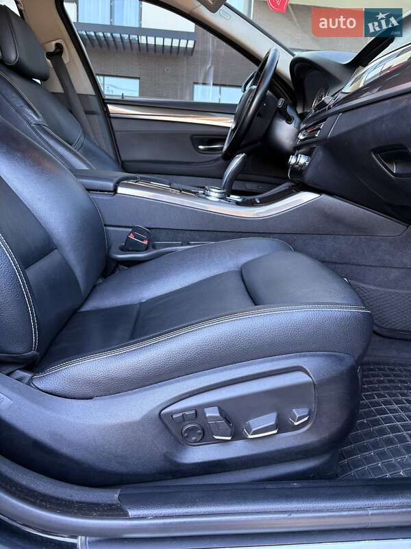 Седан BMW 5 Series 2014 в Ужгороде