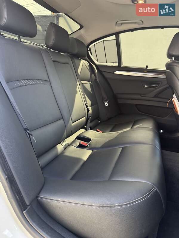 Седан BMW 5 Series 2014 в Кропивницком