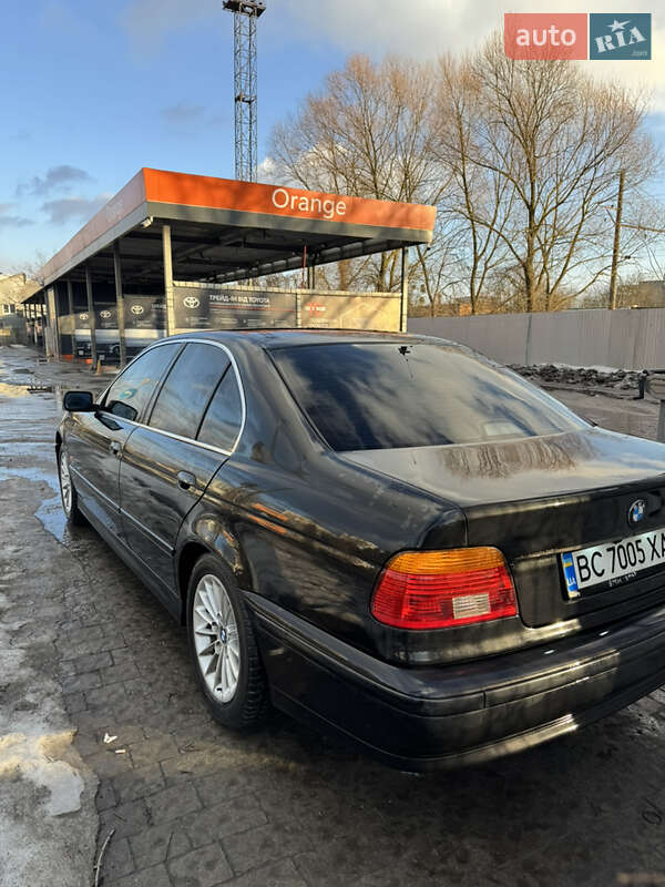 Седан BMW 5 Series 2000 в Львове