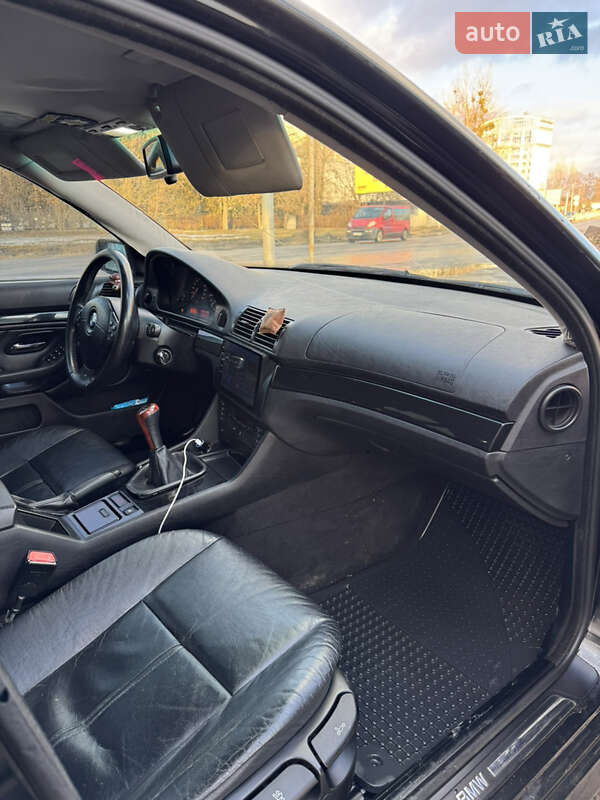 Седан BMW 5 Series 2000 в Львове