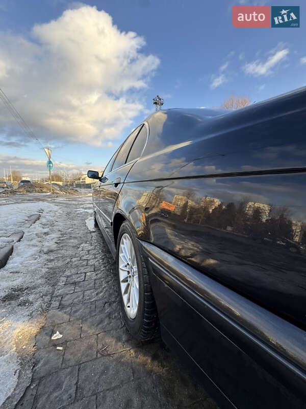 Седан BMW 5 Series 2000 в Львове