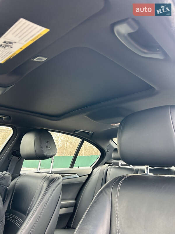 Седан BMW 5 Series 2015 в Ивано-Франковске