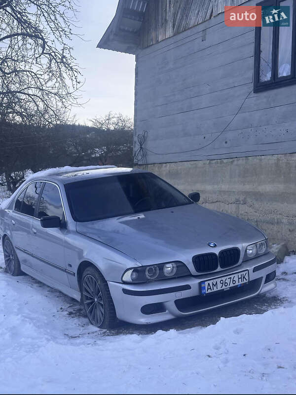 Седан BMW 5 Series 1998 в Надворной