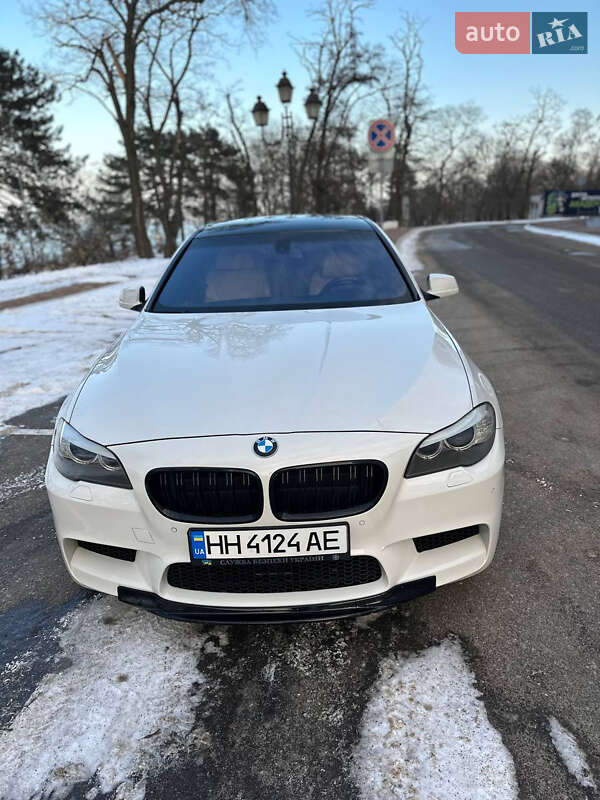Седан BMW 5 Series 2011 в Одессе