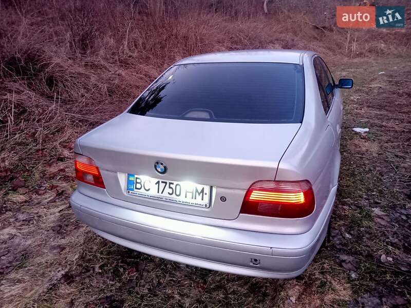 Седан BMW 5 Series 2000 в Самборе