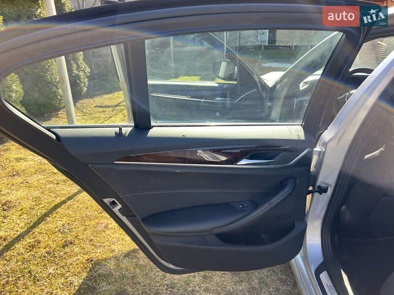Седан BMW 5 Series 2017 в Львове