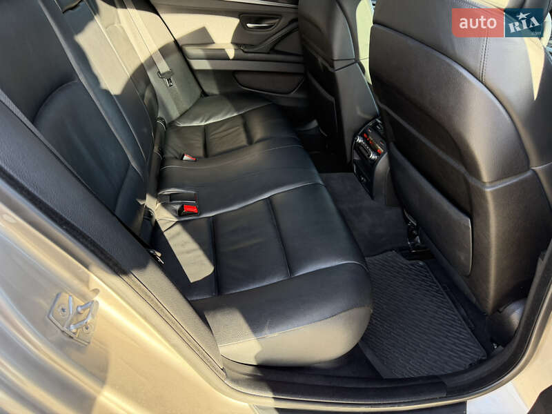 Седан BMW 5 Series 2011 в Львове