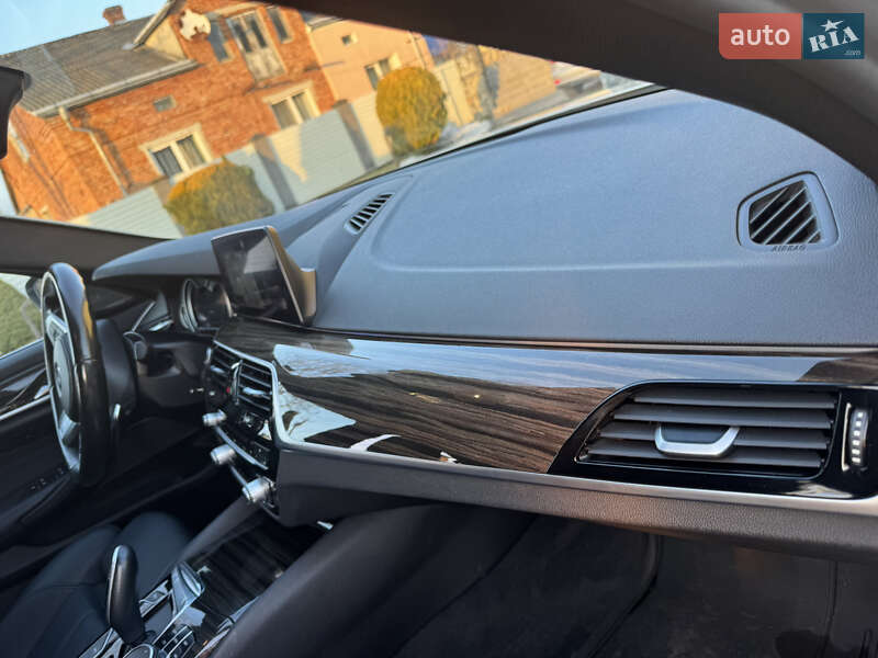 Седан BMW 5 Series 2019 в Винниках