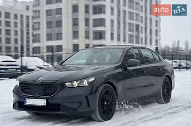 Седан BMW 5 Series 2024 в Киеве