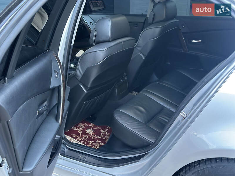 Седан BMW 5 Series 2004 в Сарнах