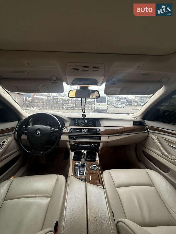 Седан BMW 5 Series 2011 в Черновцах