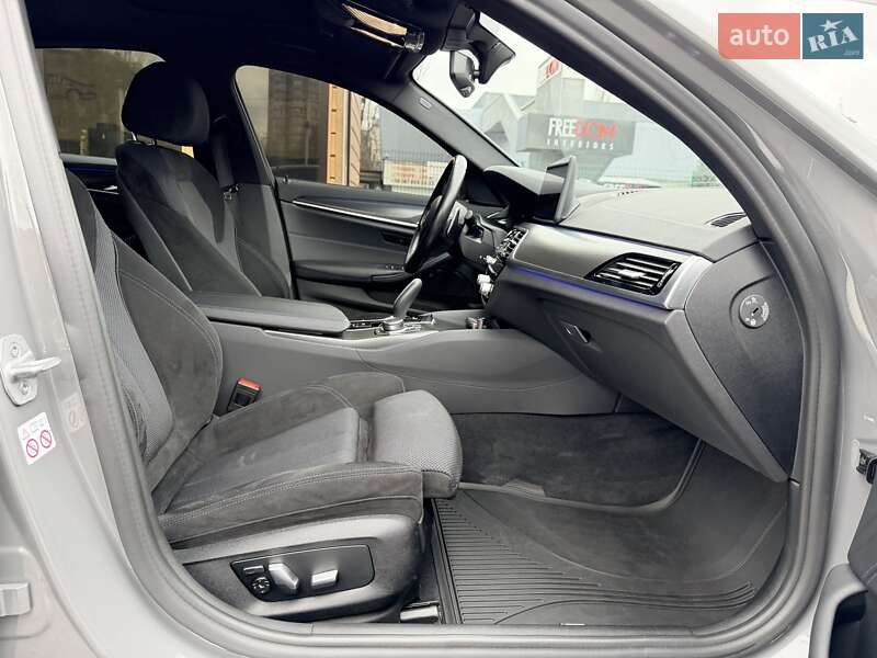 Седан BMW 5 Series 2022 в Киеве