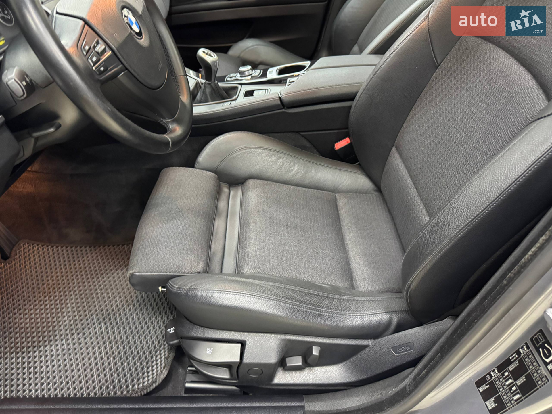 2010 BMW 5er - мініатюра 24