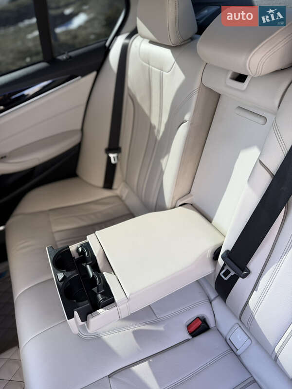 Седан BMW 5 Series 2017 в Ровно фото 39 Седан BMW 5 Series 2017 в Ровно