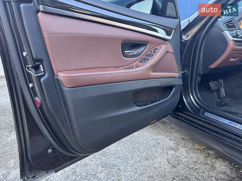 Седан BMW 5 Series 2013 в Остроге