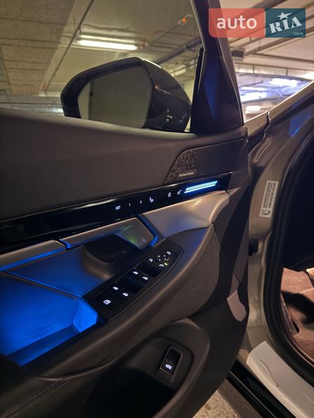 Седан BMW 5 Series 2023 в Киеве