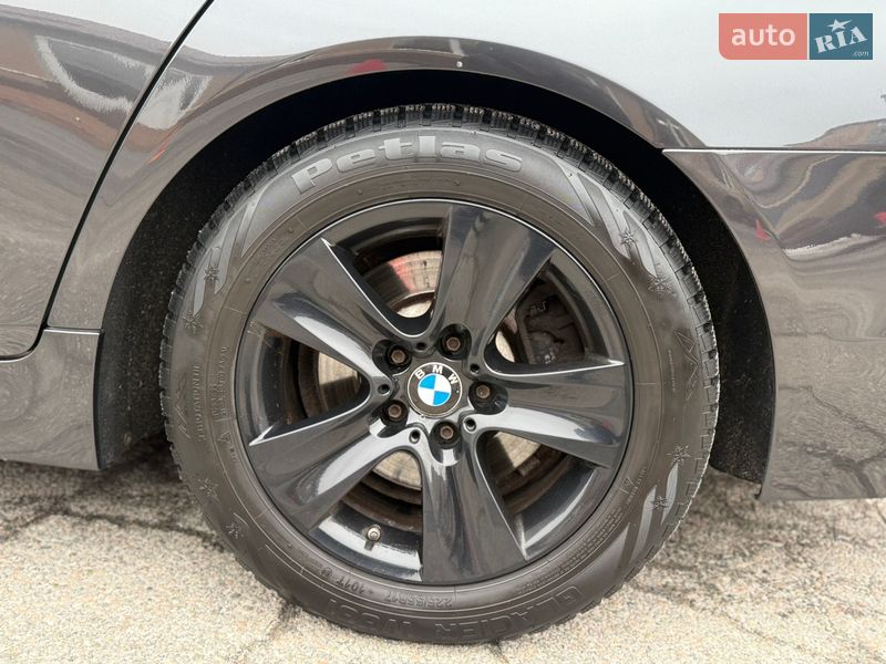 Седан BMW 5 Series 2012 в Днепре