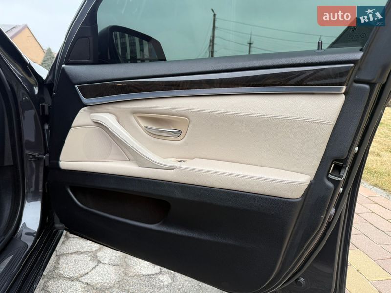 Седан BMW 5 Series 2012 в Днепре