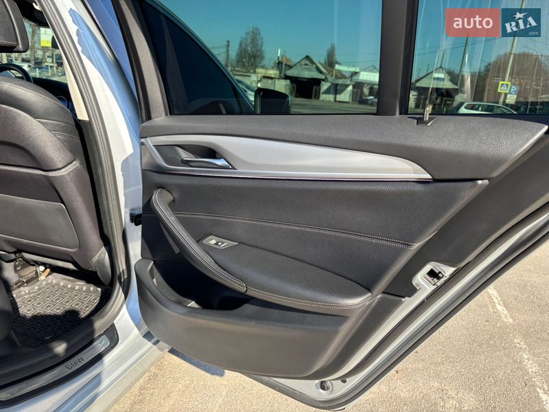 Седан BMW 5 Series 2017 в Хмельницком