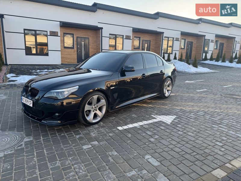 Седан BMW 5 Series 2005 в Вараше