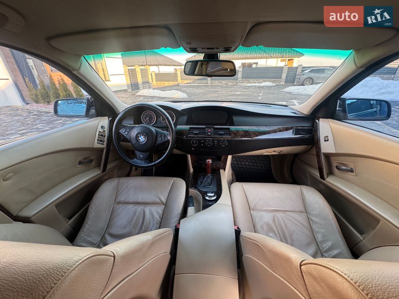 Седан BMW 5 Series 2005 в Вараше