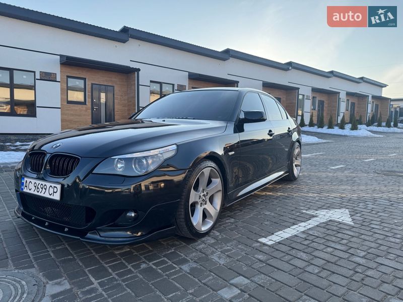 Седан BMW 5 Series 2005 в Вараше