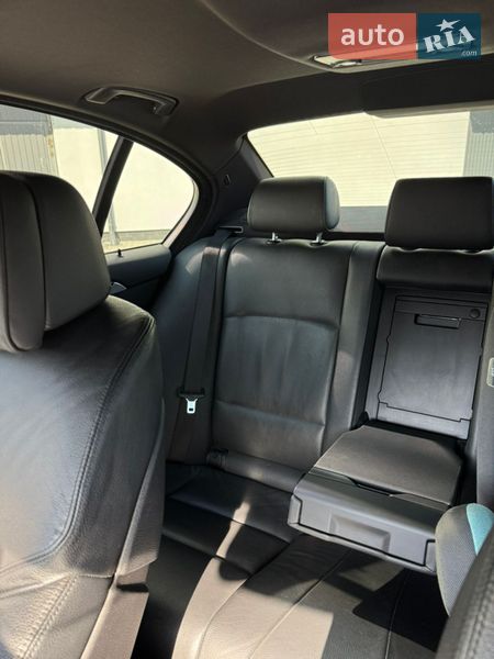 Седан BMW 5 Series 2012 в Трускавце
