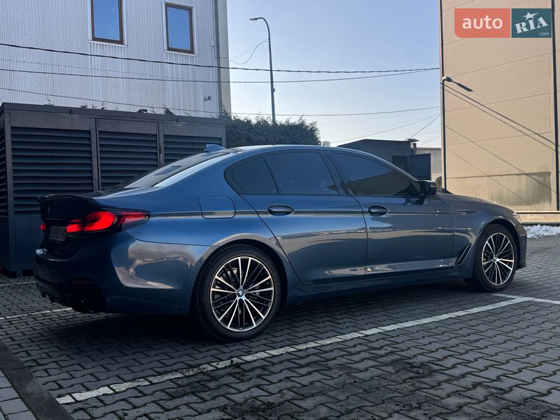 Седан BMW 5 Series 2022 в Черновцах