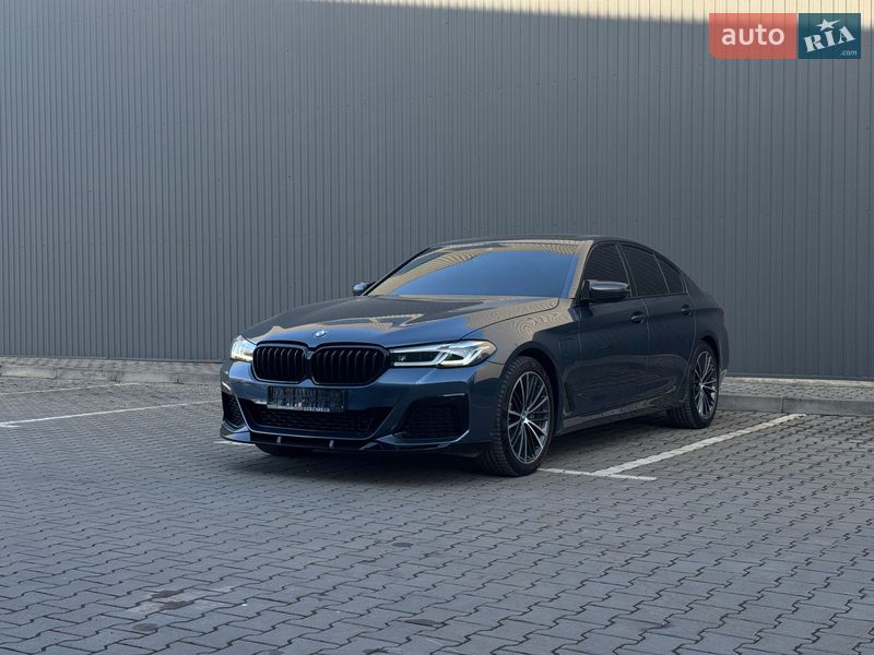 Седан BMW 5 Series 2022 в Черновцах