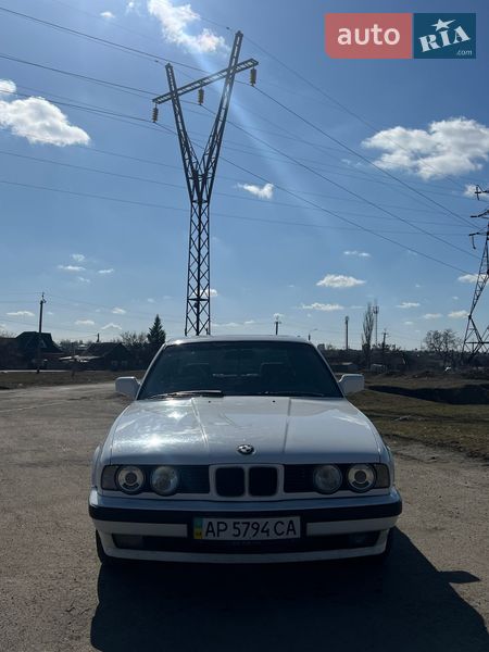 Седан BMW 5 Series 1988 в Запорожье