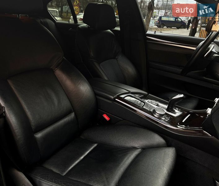 Седан BMW 5 Series 2012 в Николаеве