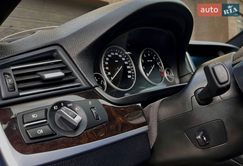 Седан BMW 5 Series 2012 в Николаеве