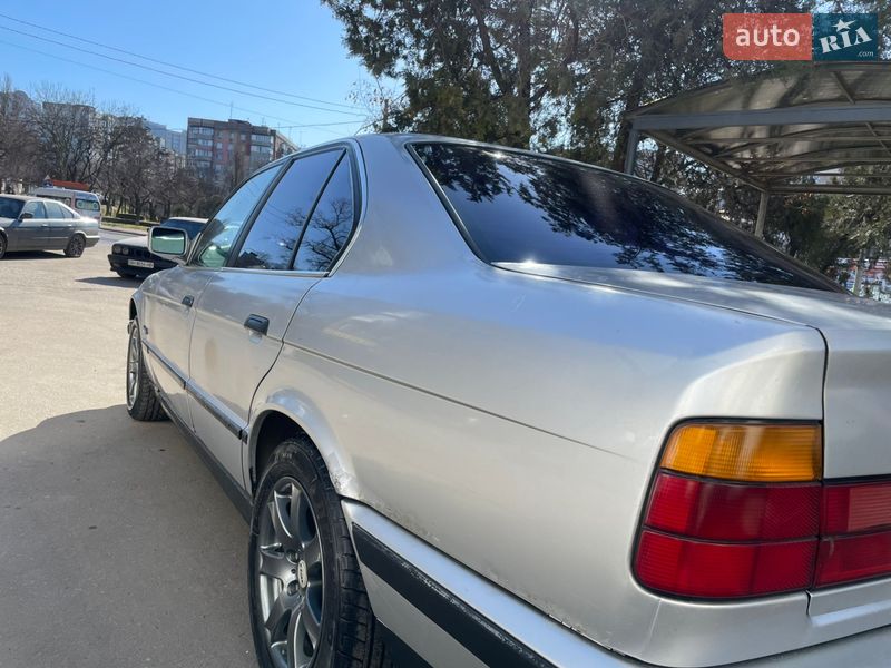 Седан BMW 5 Series 1990 в Одессе