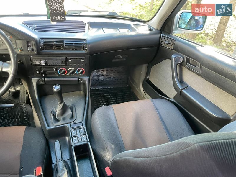 Седан BMW 5 Series 1990 в Одессе