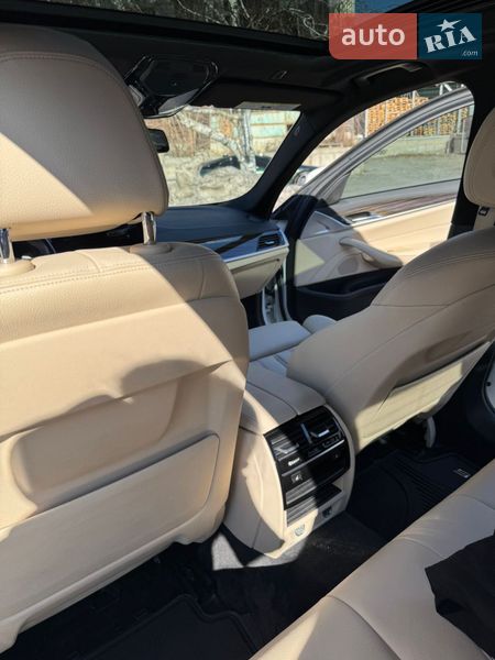 Седан BMW 5 Series 2018 в Черновцах