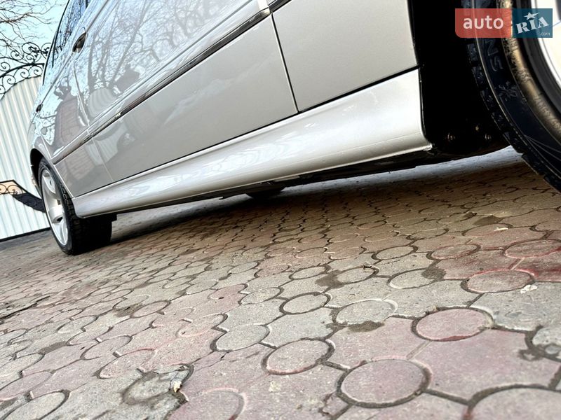 Седан BMW 5 Series 2002 в Черновцах