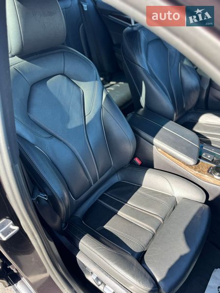 Седан BMW 5 Series 2017 в Ровно