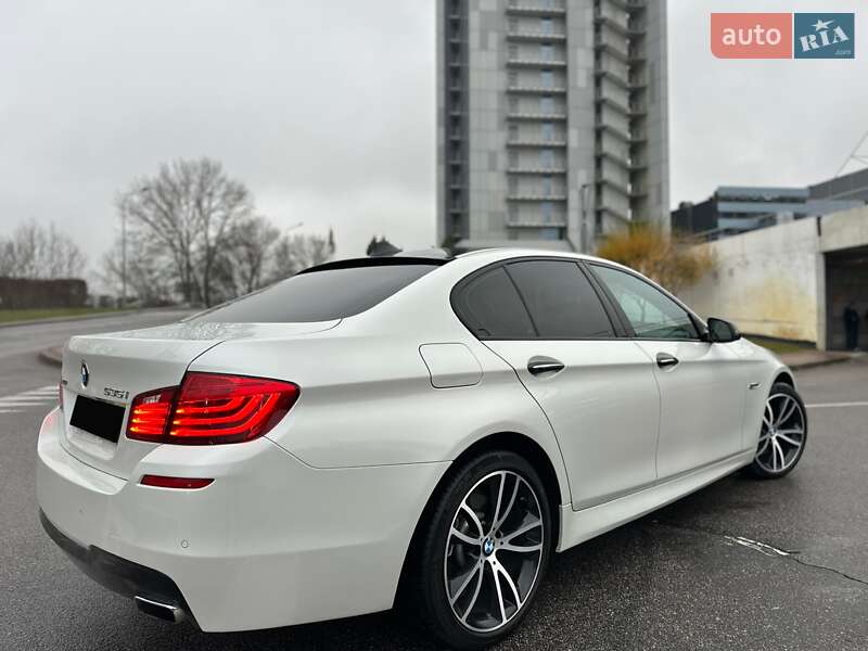 Седан BMW 5 Series 2016 в Киеве