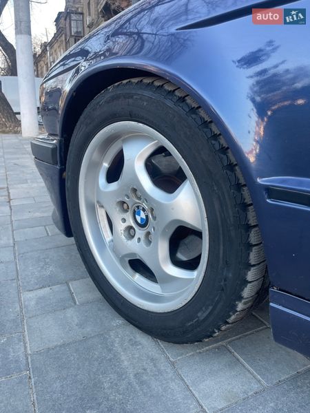 Седан BMW 5 Series 1992 в Одессе