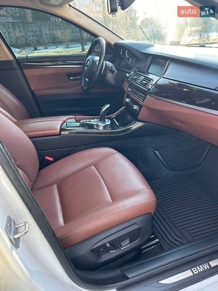 Седан BMW 5 Series 2015 в Виннице