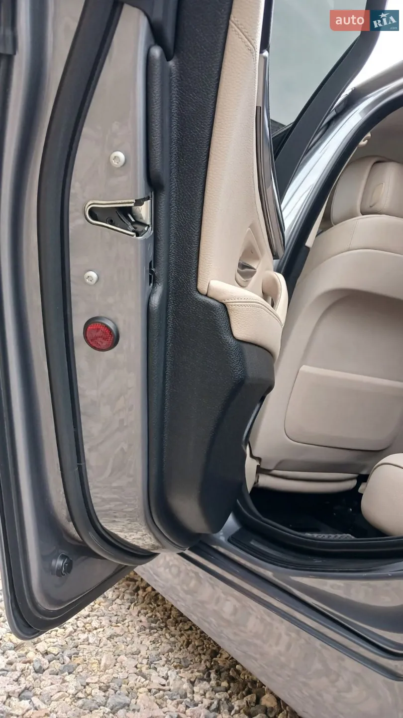 2012 BMW 5er - мініатюра 17