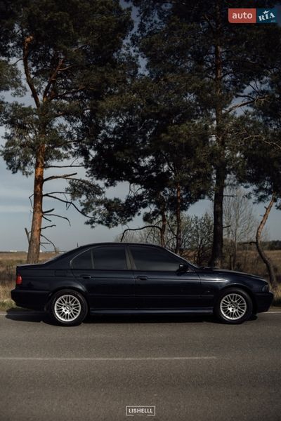 Седан BMW 5 Series 2001 в Буче