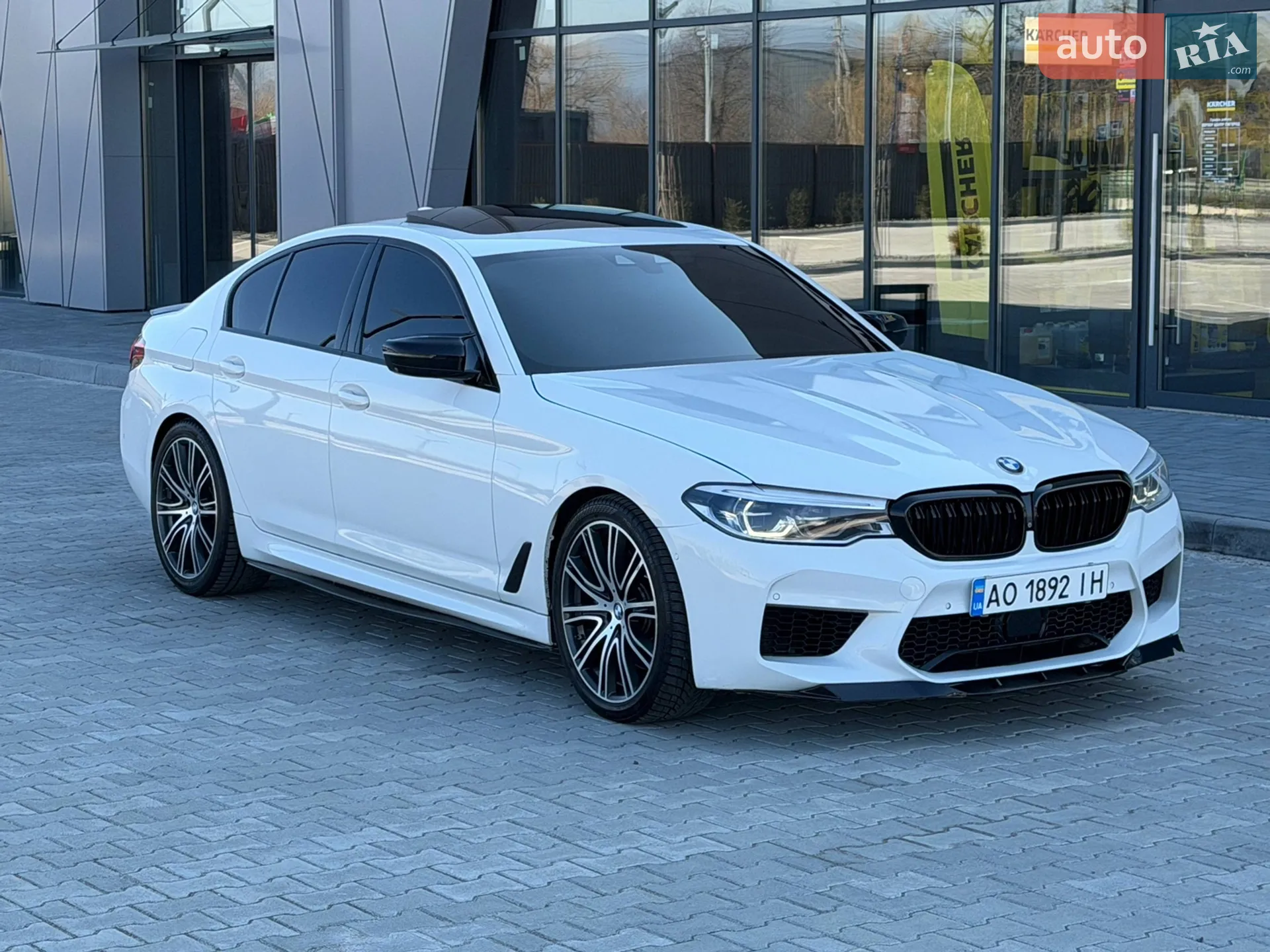 2018 BMW 5er - мініатюра 2