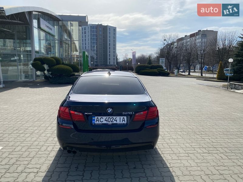 Седан BMW 5 Series 2013 в Луцке